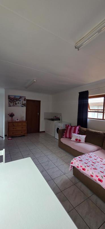 5 Bedroom Property for Sale in Glentana Western Cape